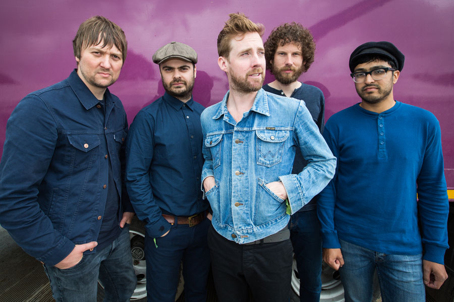Kaiser Chiefs Live Performance