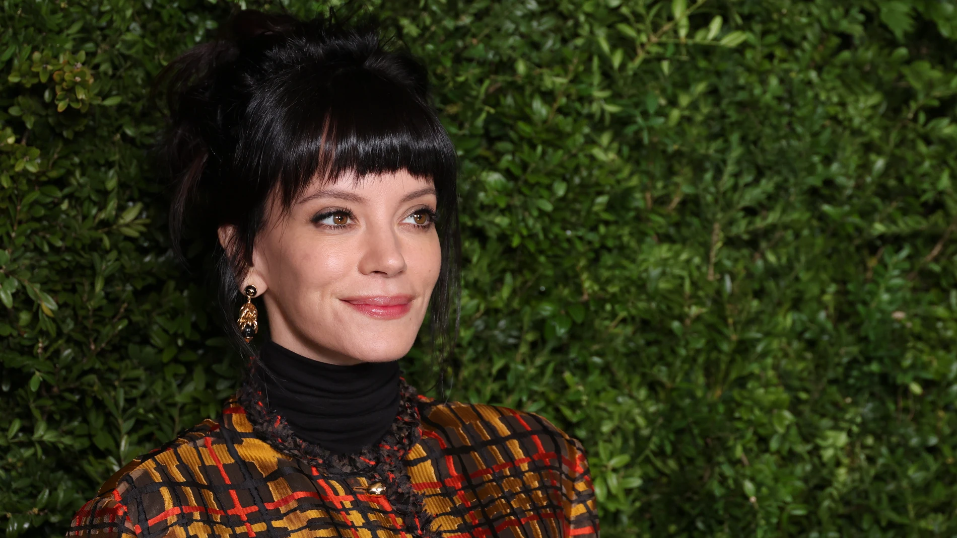 Lily Allen Live Performance