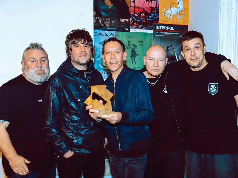 Shed Seven Live Performance